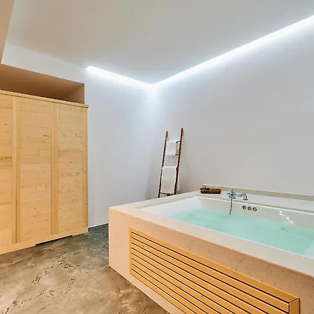 5star Harmony W Heated Pool, Gym, Spa, Sauna Skalanion